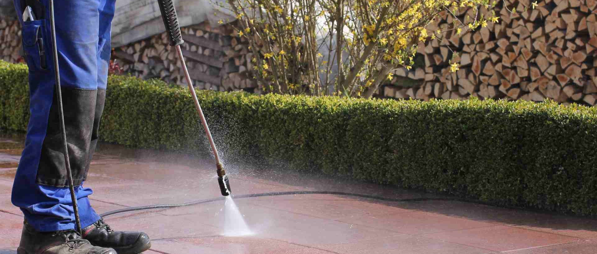 garden maintenance DA1